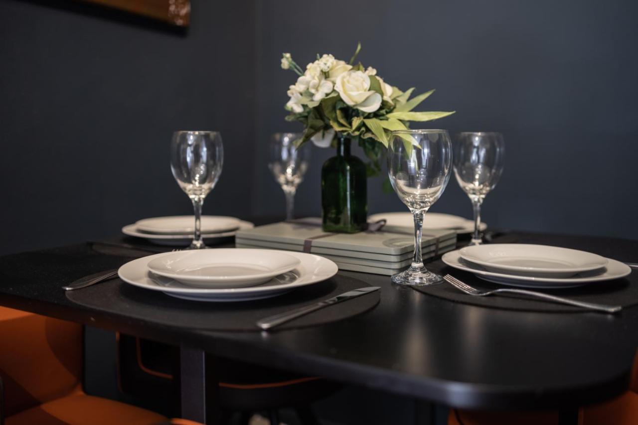 Boutique Family Apartment In Celebrity Village. Barnt Green Exterior photo
